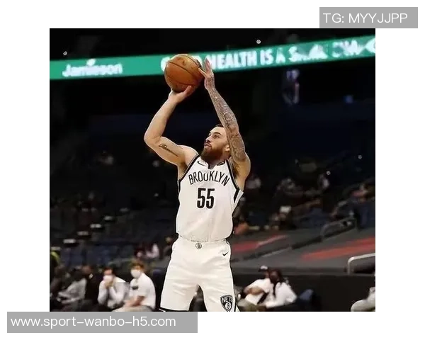 克拉克斯顿全能表现闪耀赛场17分9板7助4帽助球队取得胜利 克拉克斯顿全能表现闪耀赛场17分9板7助4帽助球队取得胜利